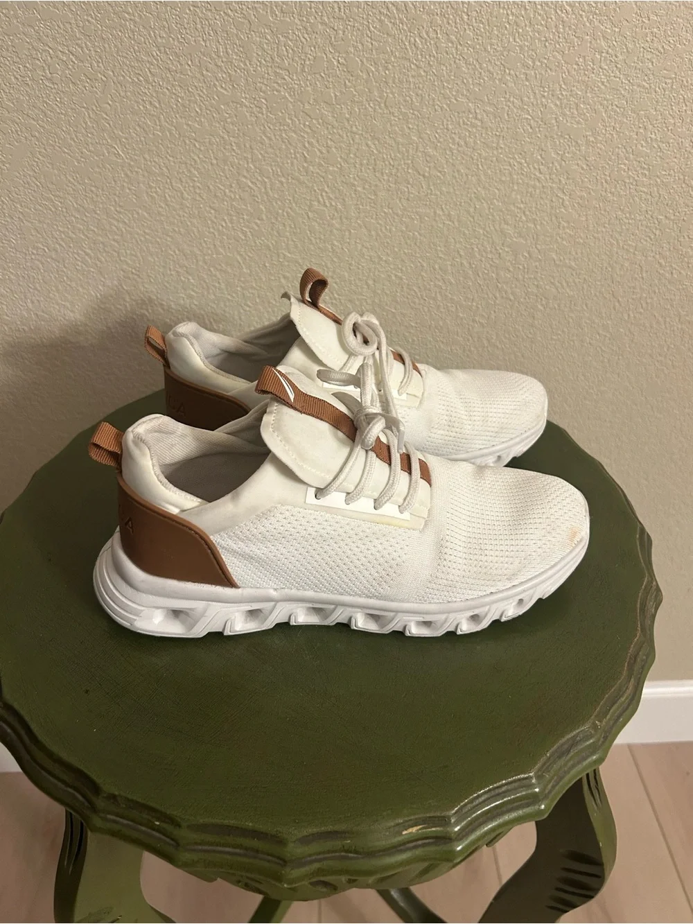 Nautica White Knit Sneakers with Brown Pull-Tab